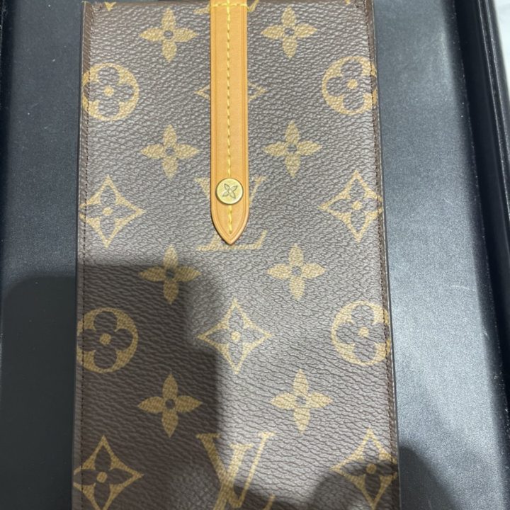 ☆・美品・即納☆ LOUIS VUITTON ボックス・フォンケース